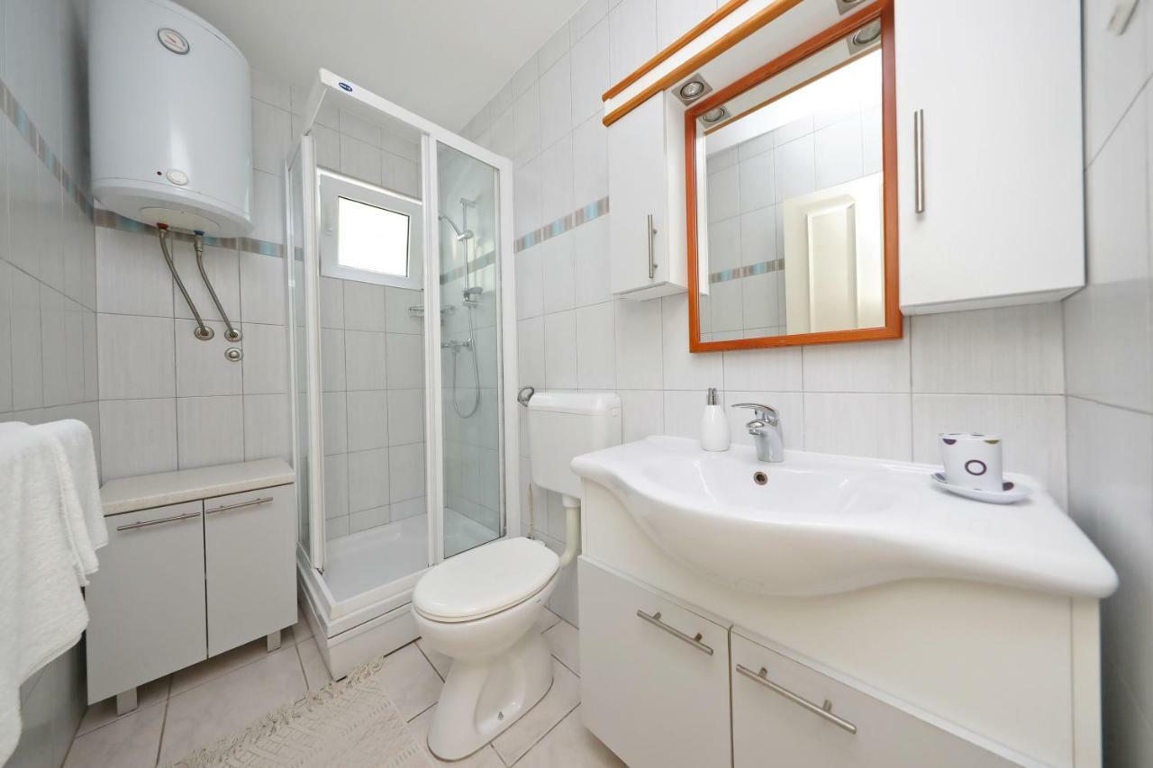 Girica Apartments 扎达尔 外观 照片