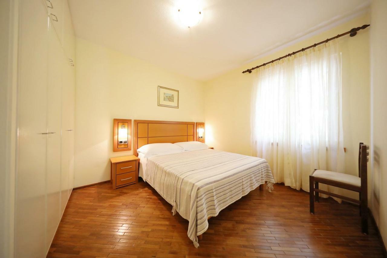 Girica Apartments 扎达尔 外观 照片