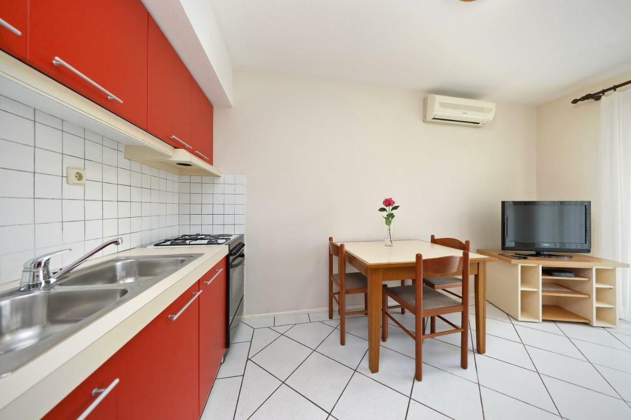 Girica Apartments 扎达尔 外观 照片